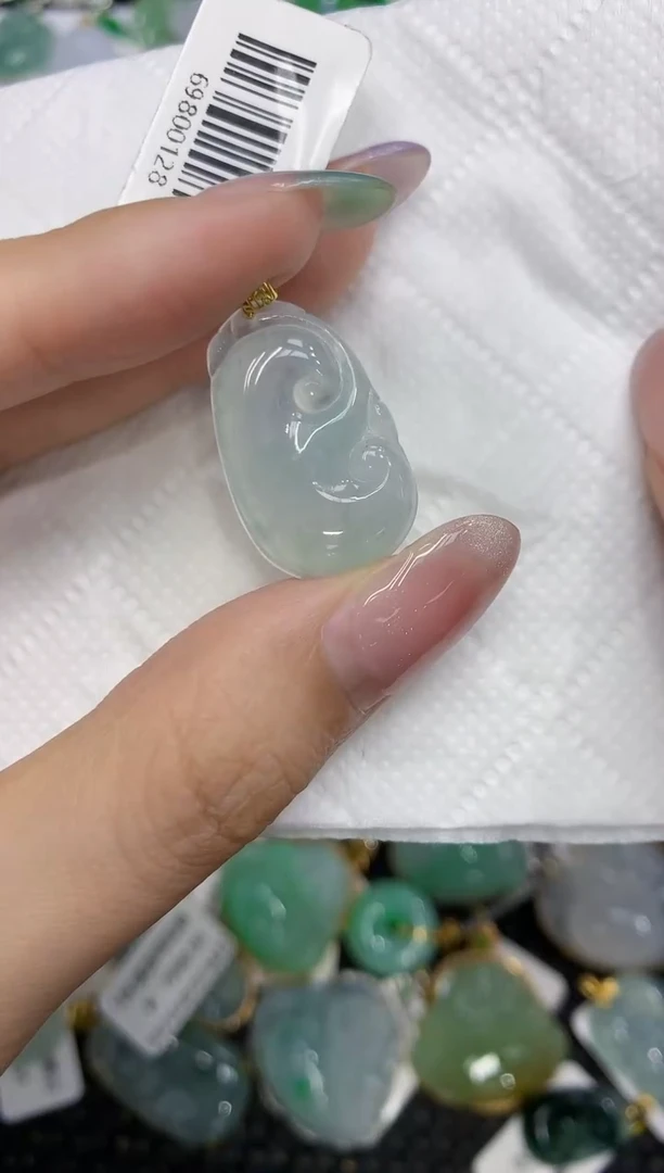 翡翠18K金镶嵌颈饰111111111111