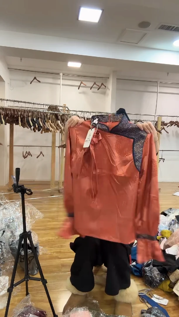 衬衣    2X 135斤以里