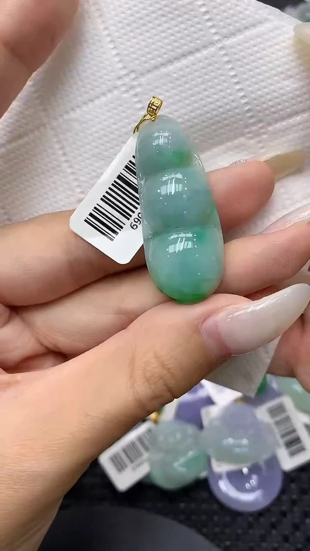 颈饰18K金镶嵌翡翠11111111111