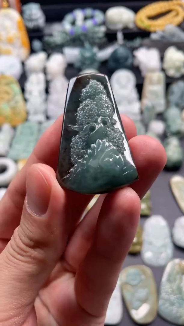 颈饰未镶嵌翡翠22  天然翡翠a货  山水