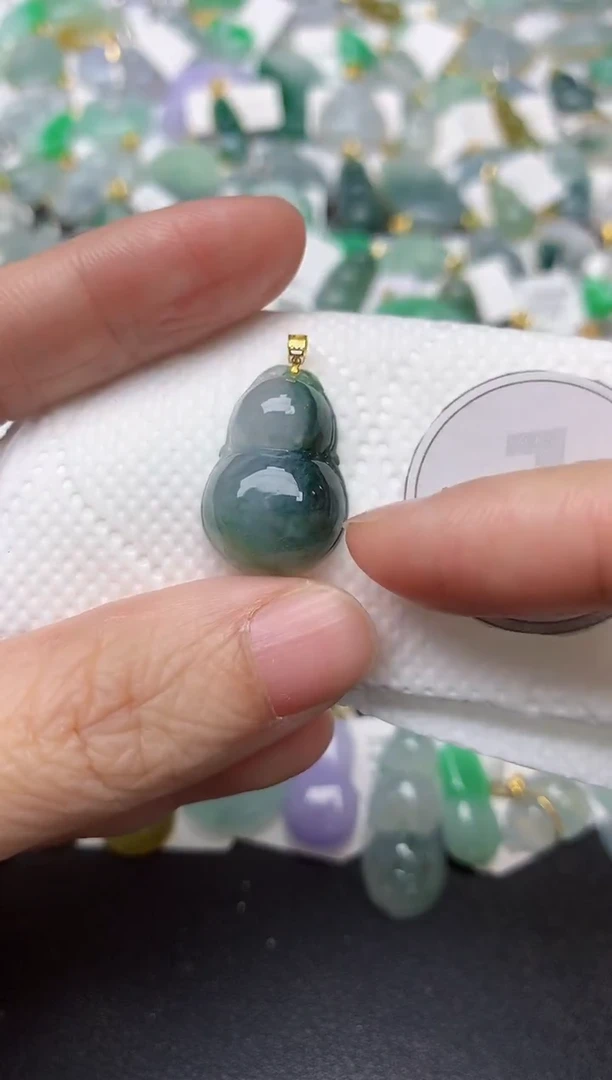 颈饰18K金镶嵌翡翠天然缅甸A货翡翠