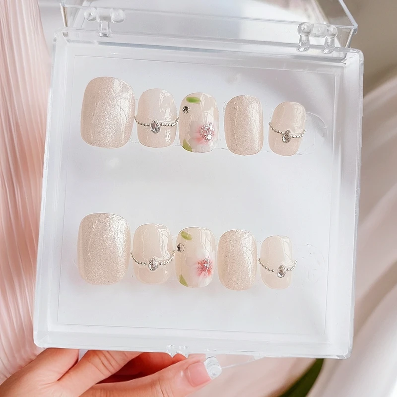 【凝脂花影】手绘花朵裸色晶石猫眼短方圆甲简约上班通勤百搭素雅款