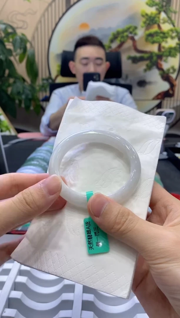 翡翠手镯未镶嵌0000000008614