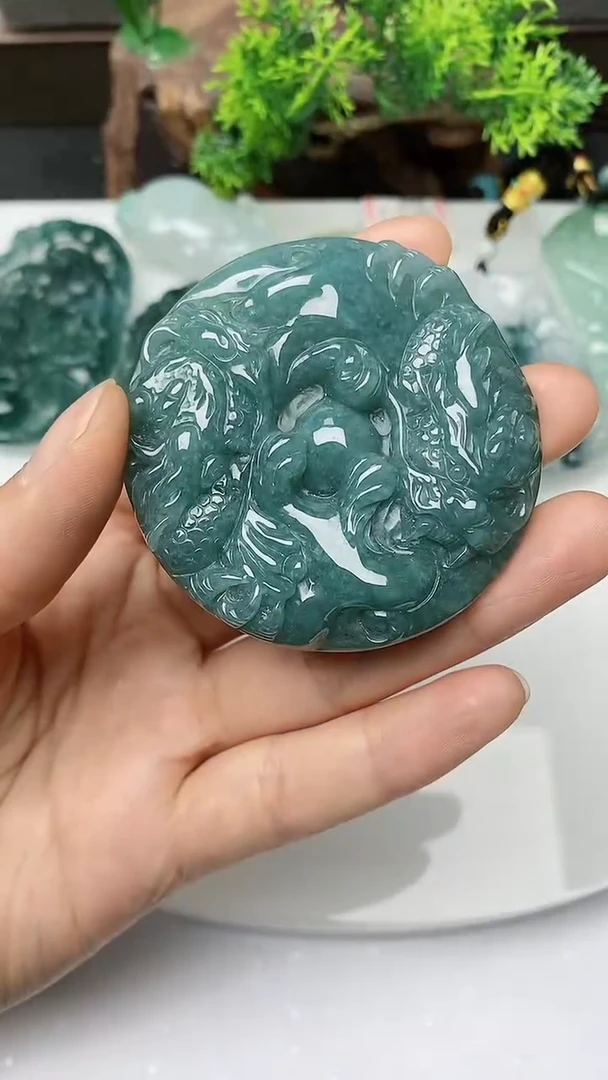 【闪购商品】翡翠颈饰未镶嵌        