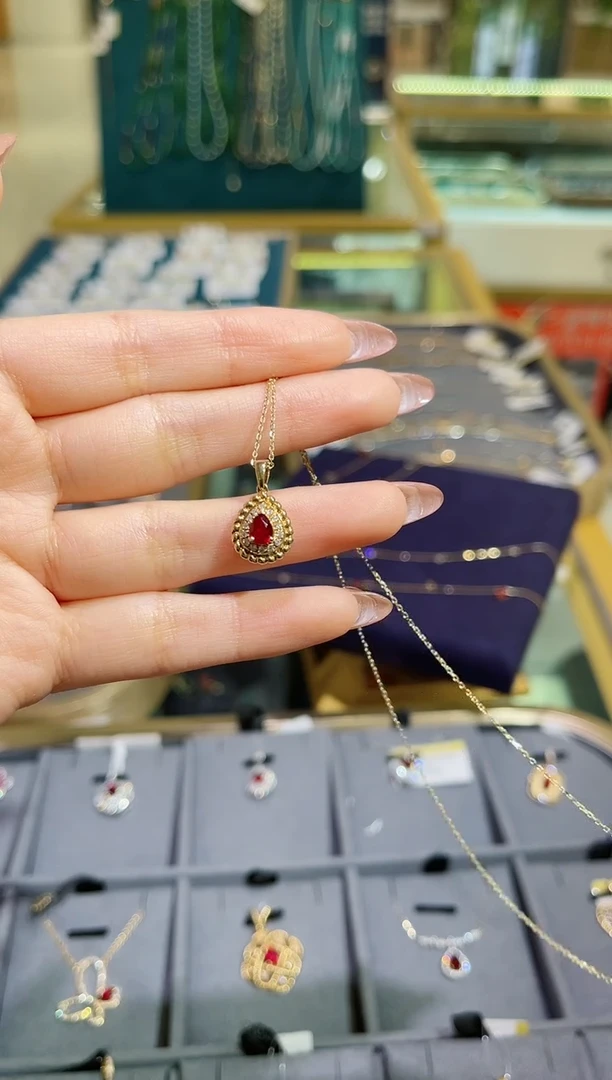 【闪购商品】红宝石颈饰18K金镶嵌红宝石项链
