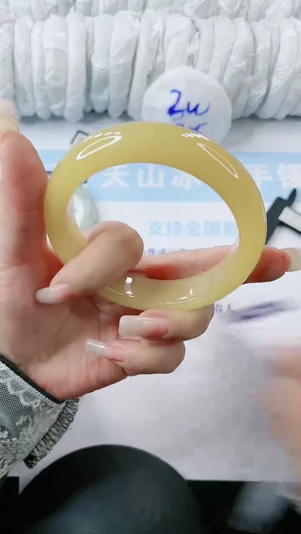 【闪购商品】石英质玉手镯未镶嵌 多样性发货V357-65