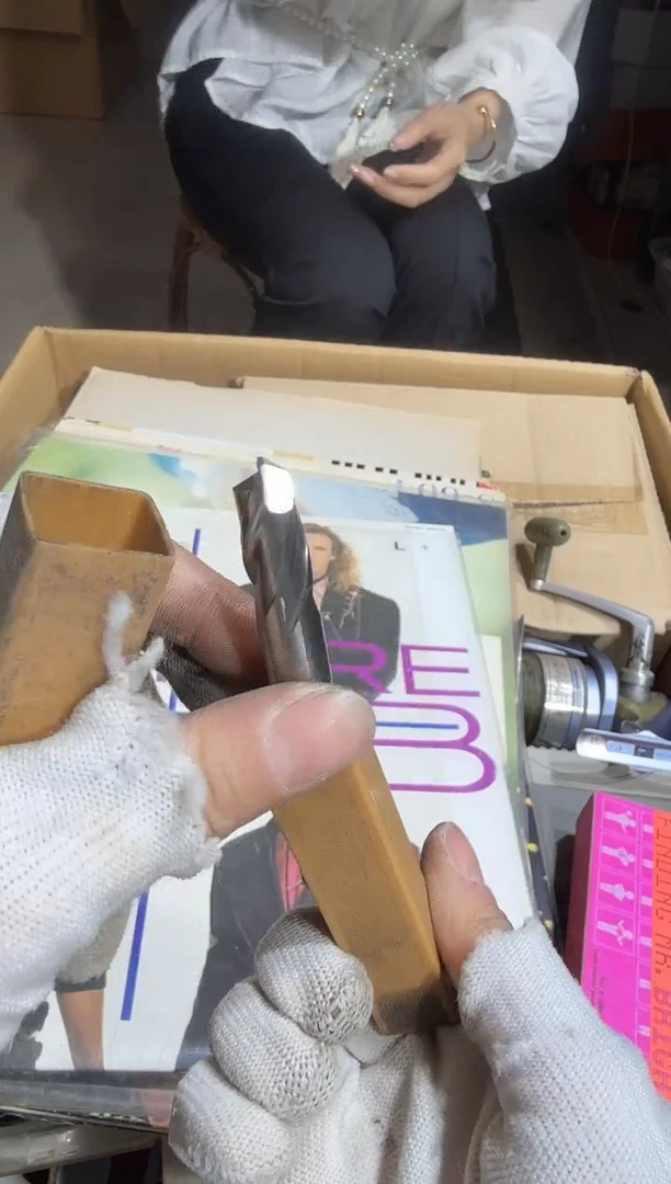 8新小* 464   中古商品，瑕疵品，不保好坏。