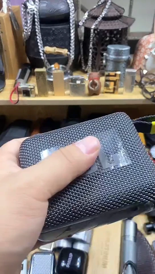 瓷片闪购商品  如图所示