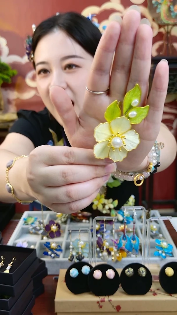 刺绣纯手工非遗绒花耳钩