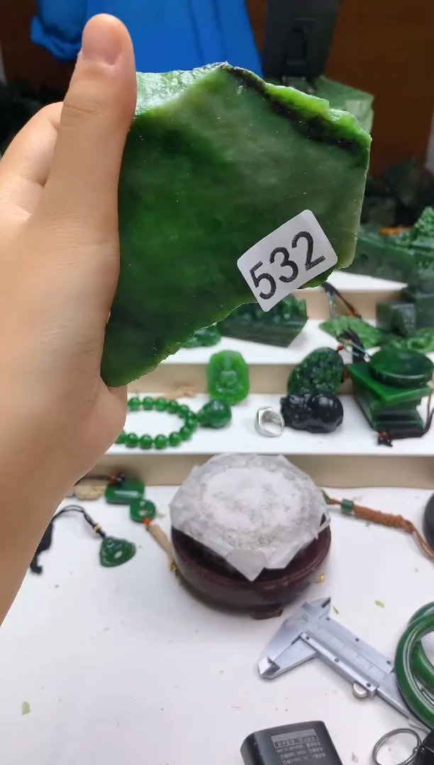 和田玉（碧玉）未镶嵌珠宝半成品0