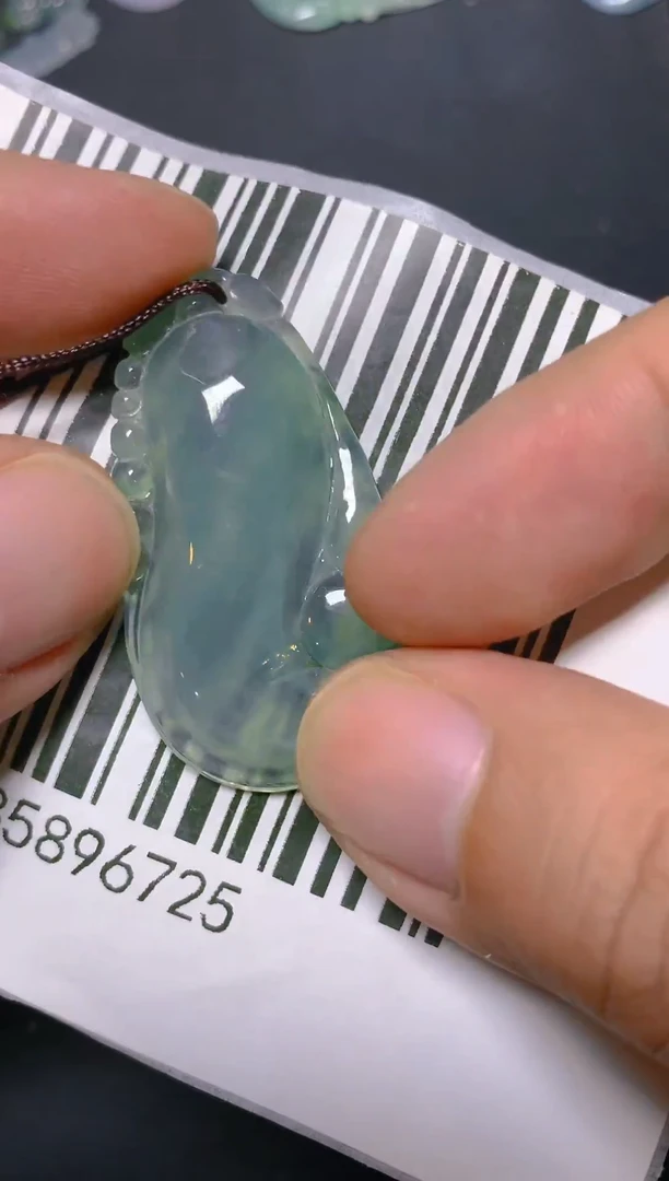 吊坠(不含链)未镶嵌翡翠吊坠