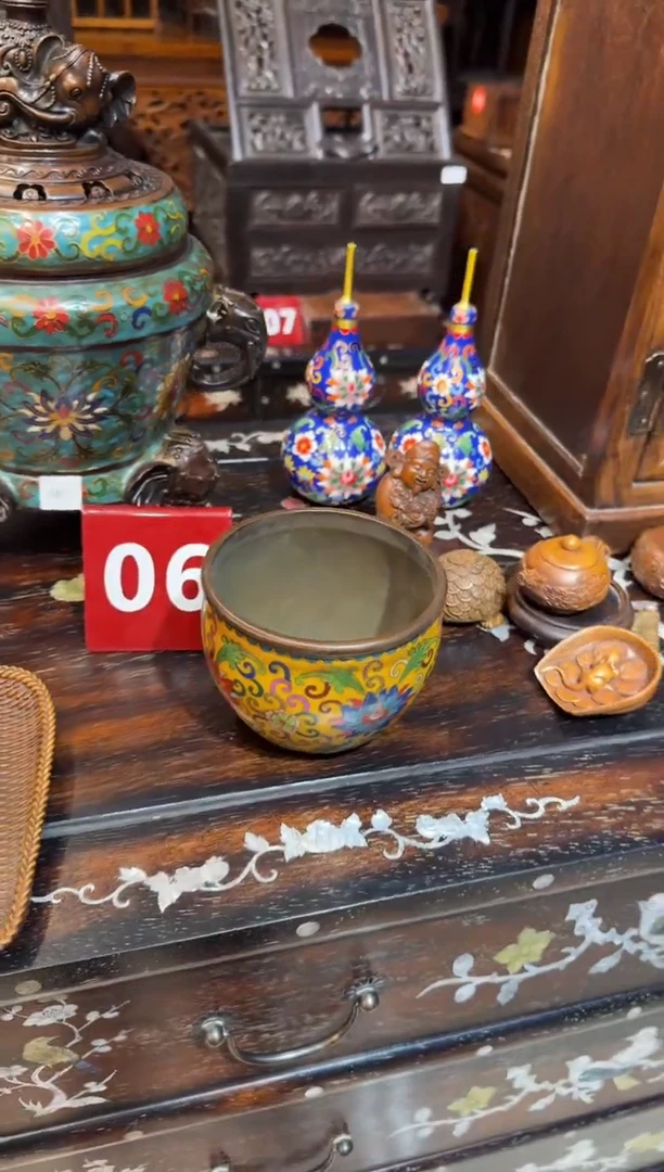 木木头款景泰蓝黄缸298