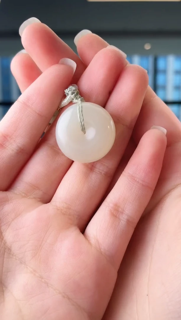 和田玉未镶嵌颈饰扣  无