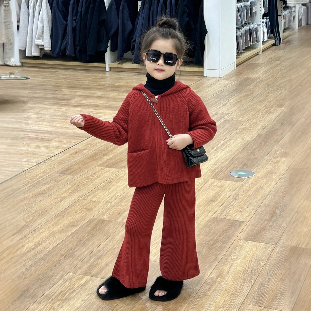 圣诞套装2024冬季女童红色坑条连帽开衫外套喇叭裤针织衫套装
