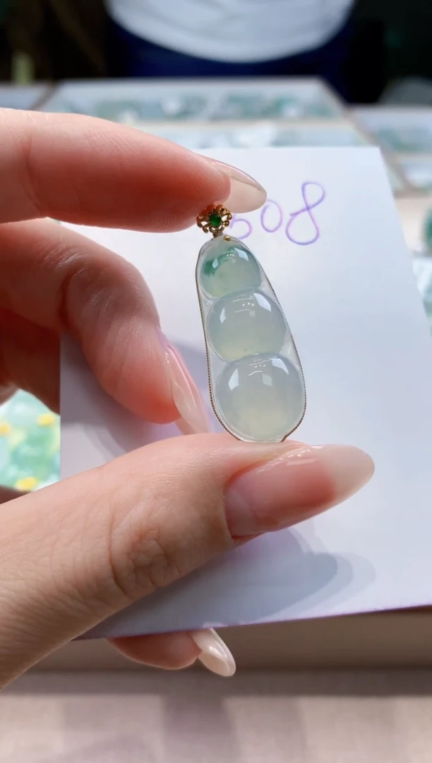 颈饰18K金镶嵌翡翠天然缅甸a货翡翠