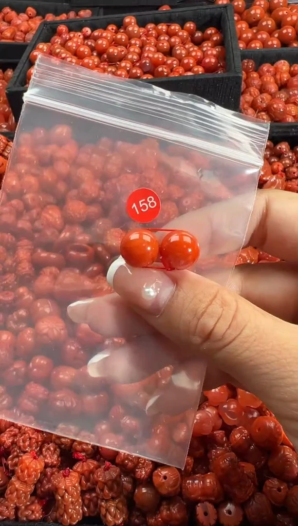 颈饰未镶嵌南红玛瑙1