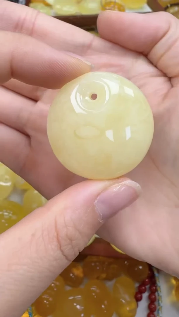 裸石琥珀未镶嵌如图