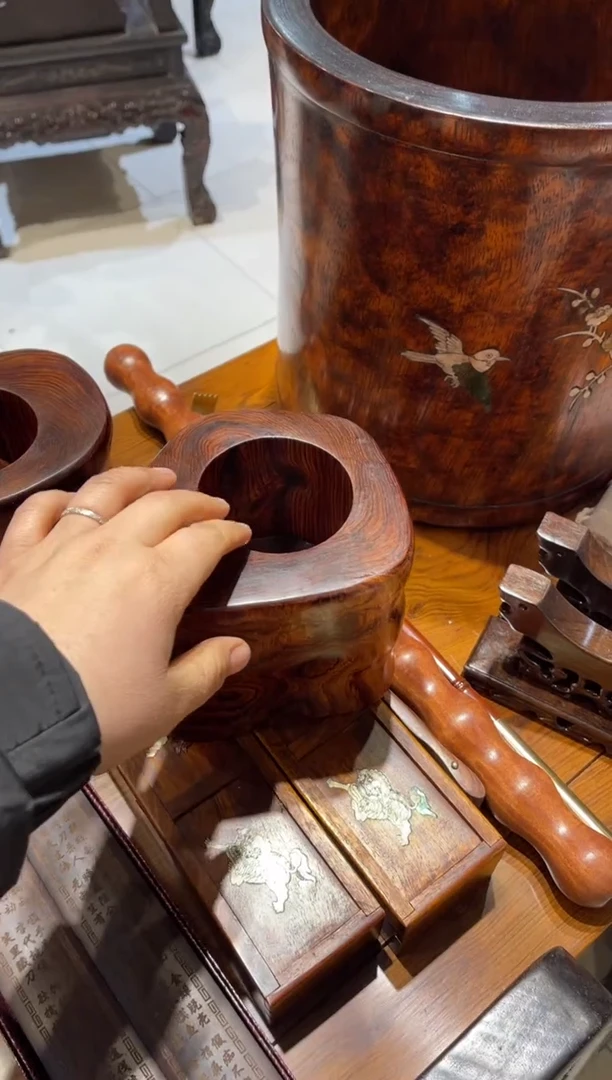 【闪购商品】木1111111111笔筒 福利