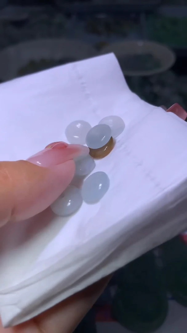 翡翠未镶嵌颈饰MXX019934