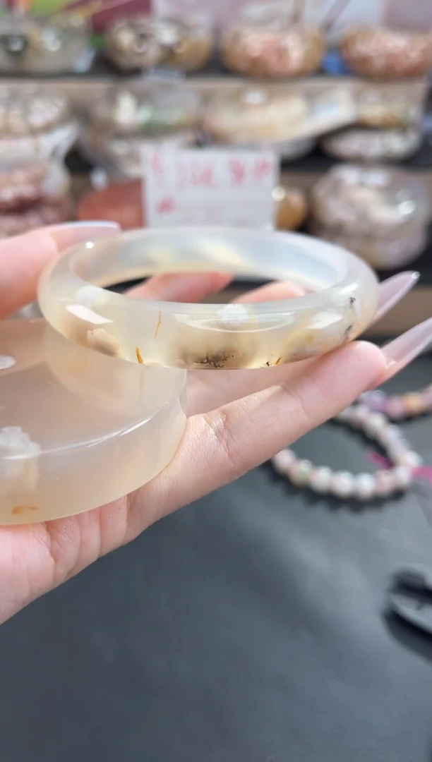 未镶嵌手镯石英质玉61