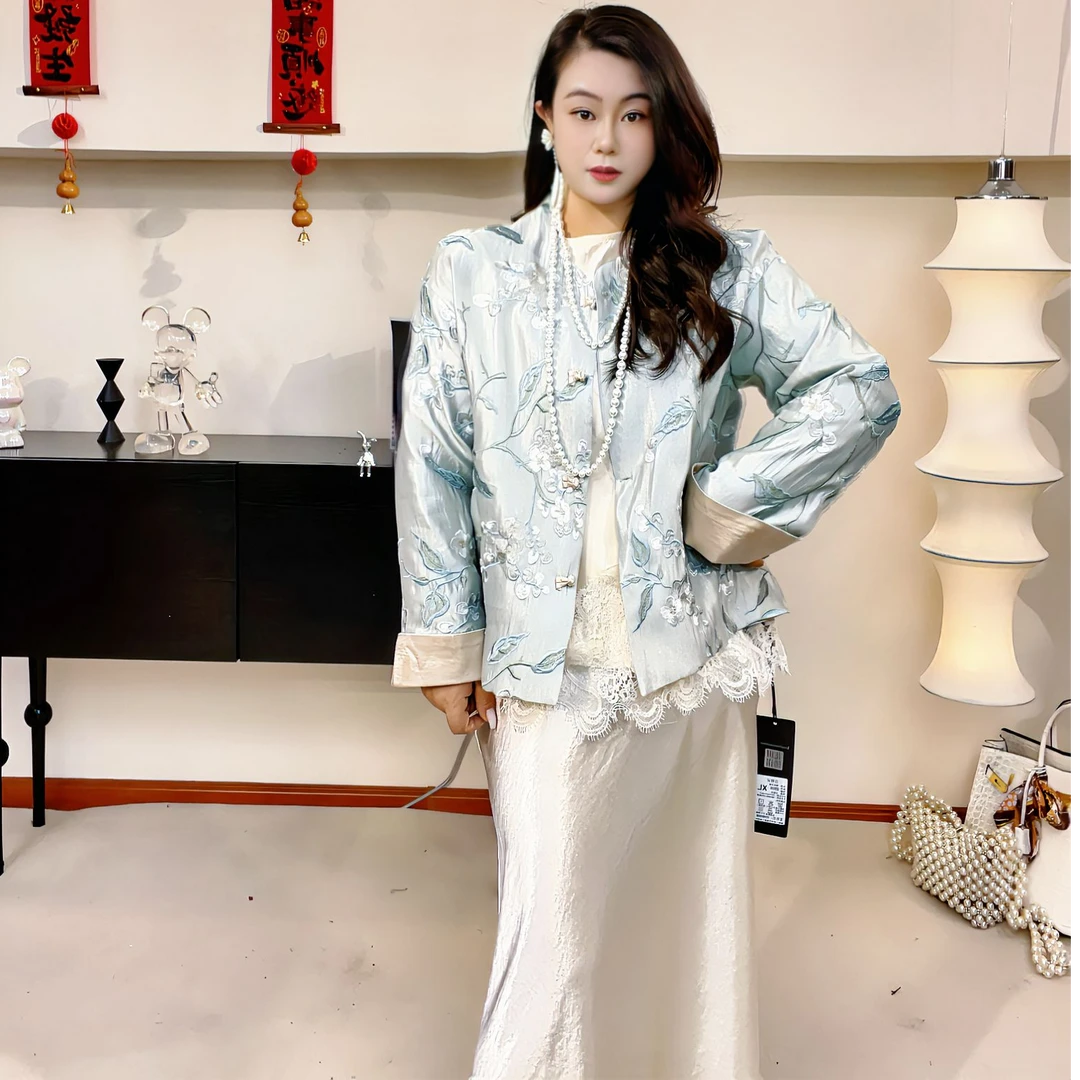刺绣盘扣短款外套时尚中国风重工设计师女士外套