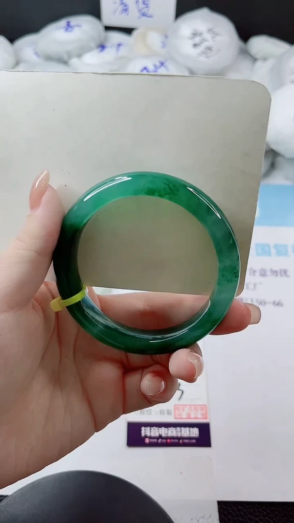 未镶嵌手镯石英质玉多样性发货V63