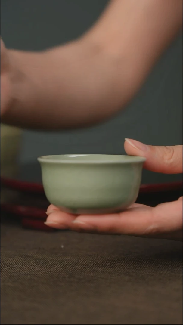 豆绿 小圆杯 无底款