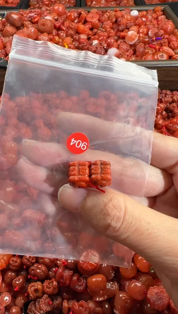 南红玛瑙未镶嵌颈饰1