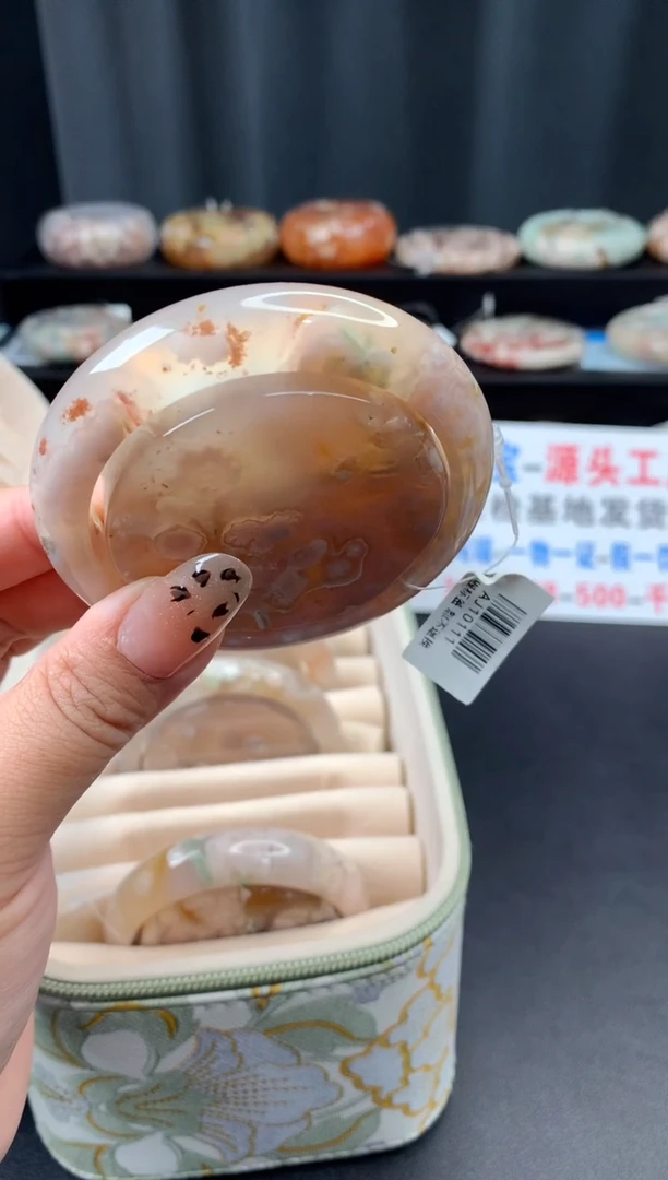 未镶嵌手镯石英质玉（56圈口）赠送镯心