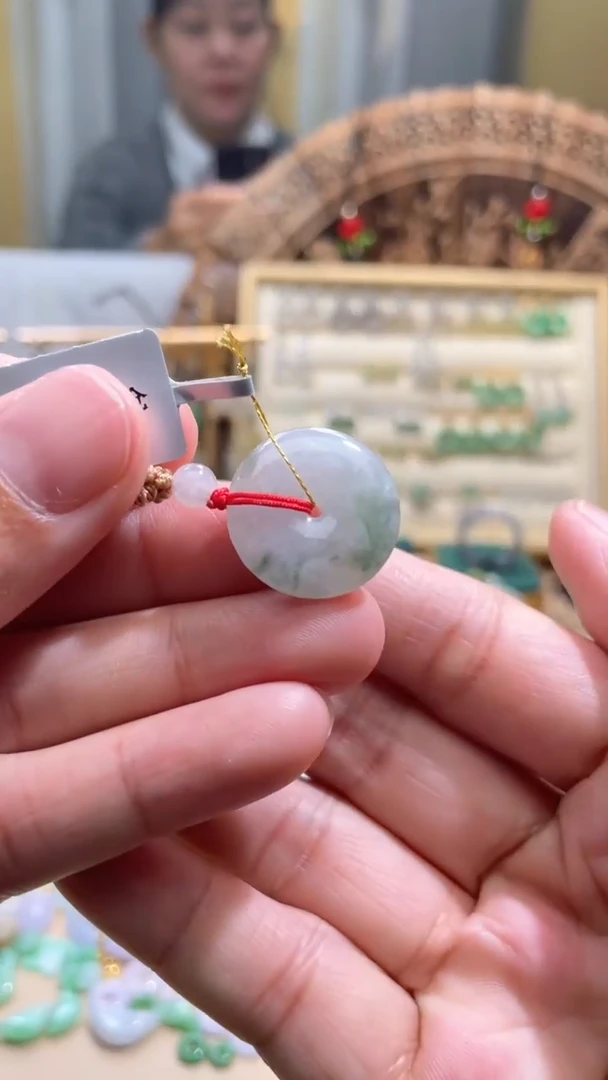 【闪购商品】翡翠颈饰未镶嵌平安扣