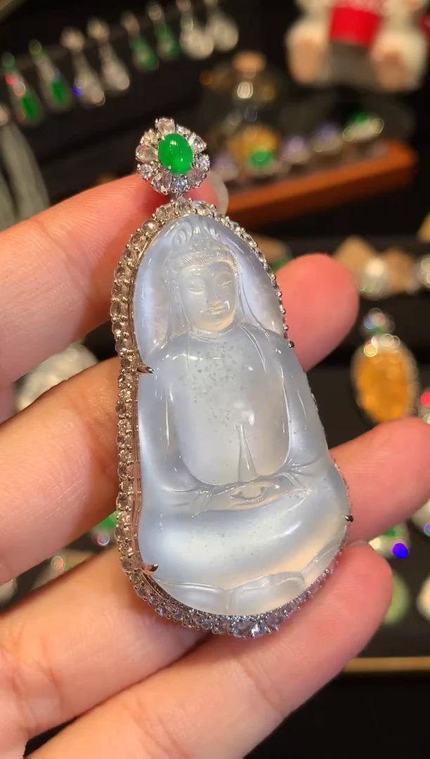 翡翠18K金镶嵌吊坠(赠链)玻璃种木纳雪花棉大观音吊坠