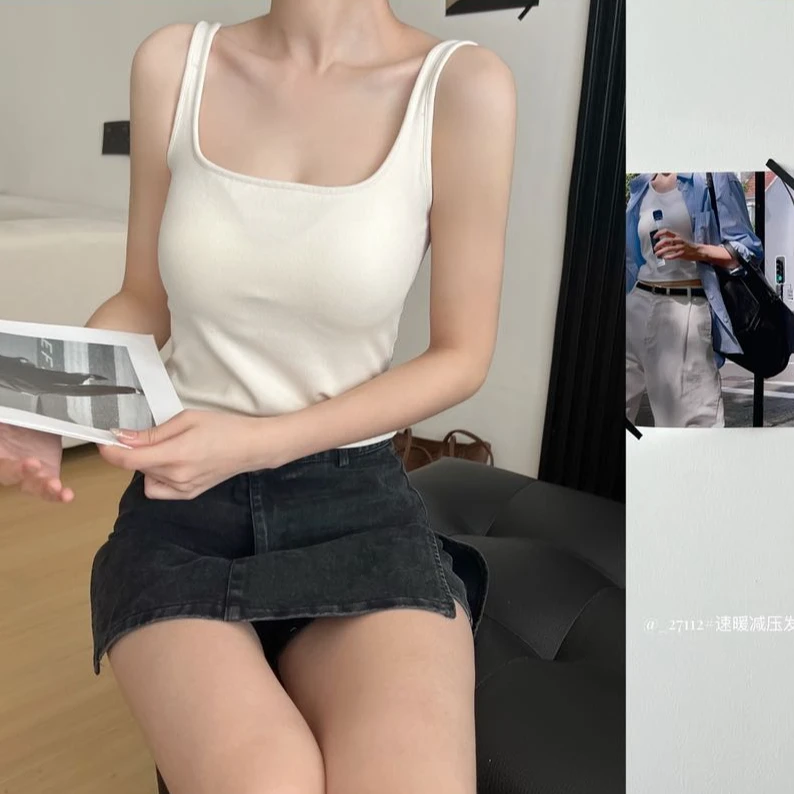 万络媞27112方领U型吊带背心显瘦百搭自带胸垫保暖秋冬内搭长款