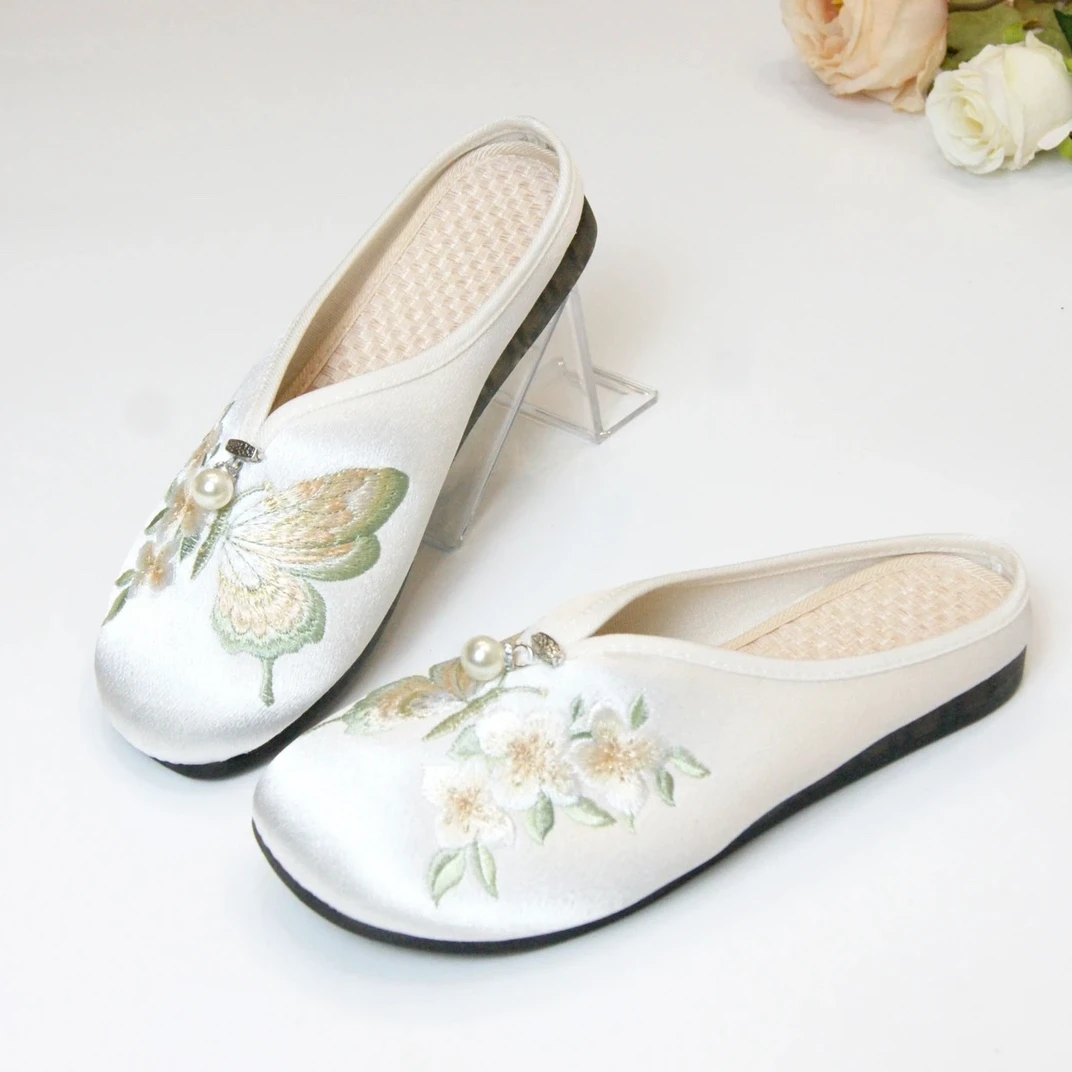 绣花拖鞋女平底正宗防滑透气老北京布鞋2025牛筋底拖鞋古风汉服鞋