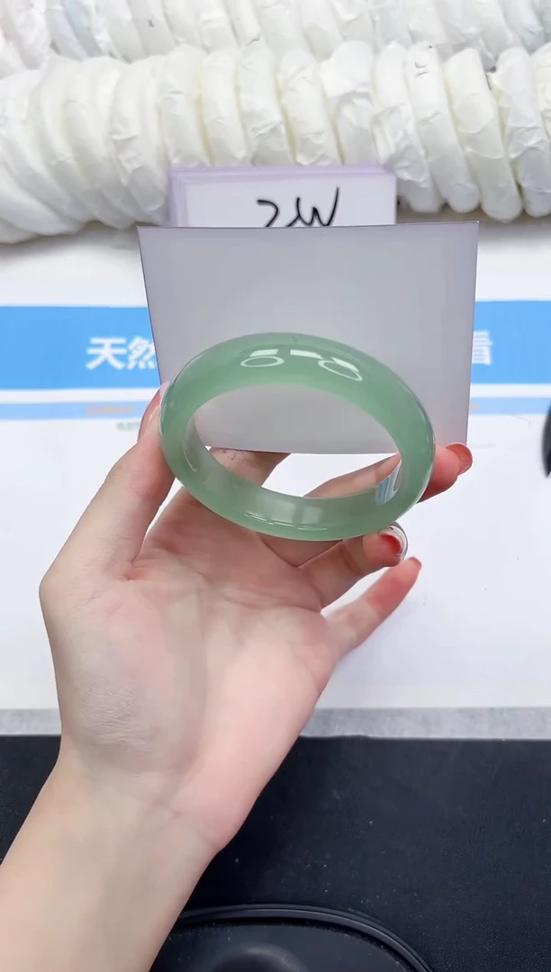 未镶嵌手镯石英质玉154-56-仪式感