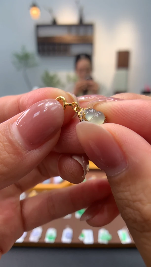 颈饰银S925镶嵌翡翠葫芦