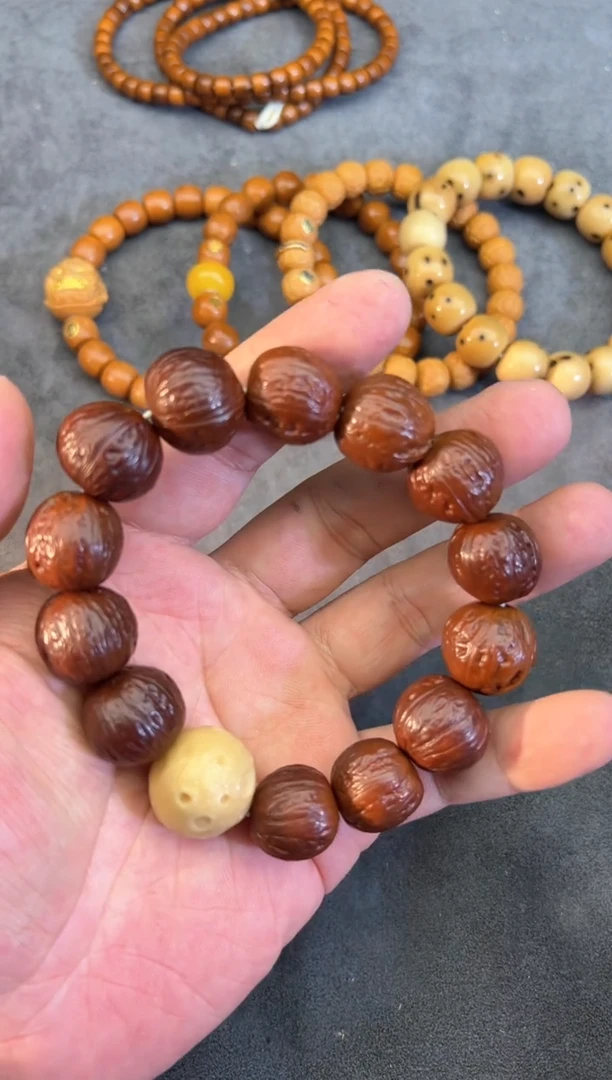 【闪购商品】文玩核桃吊坠秋子手串1