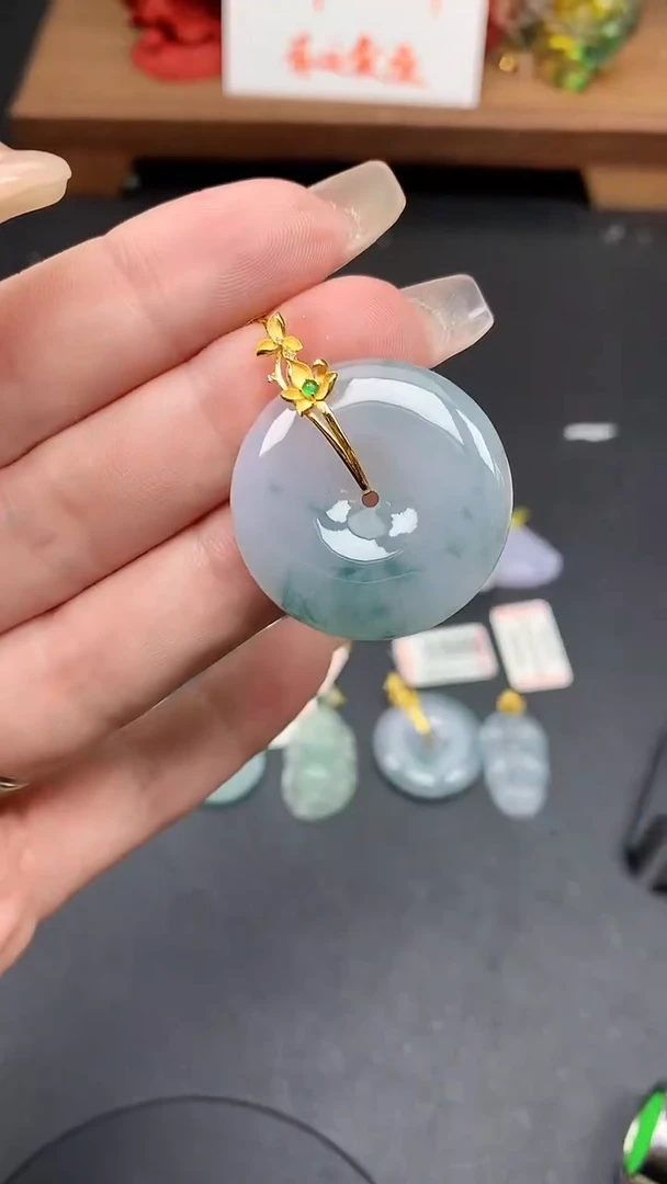 【闪购商品】翡翠吊坠(不含链)18K金镶嵌MS154965