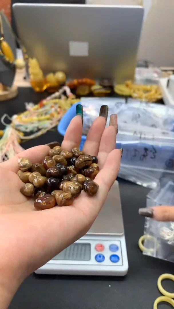 未镶嵌琥珀珠宝奇石?1573（8发39个