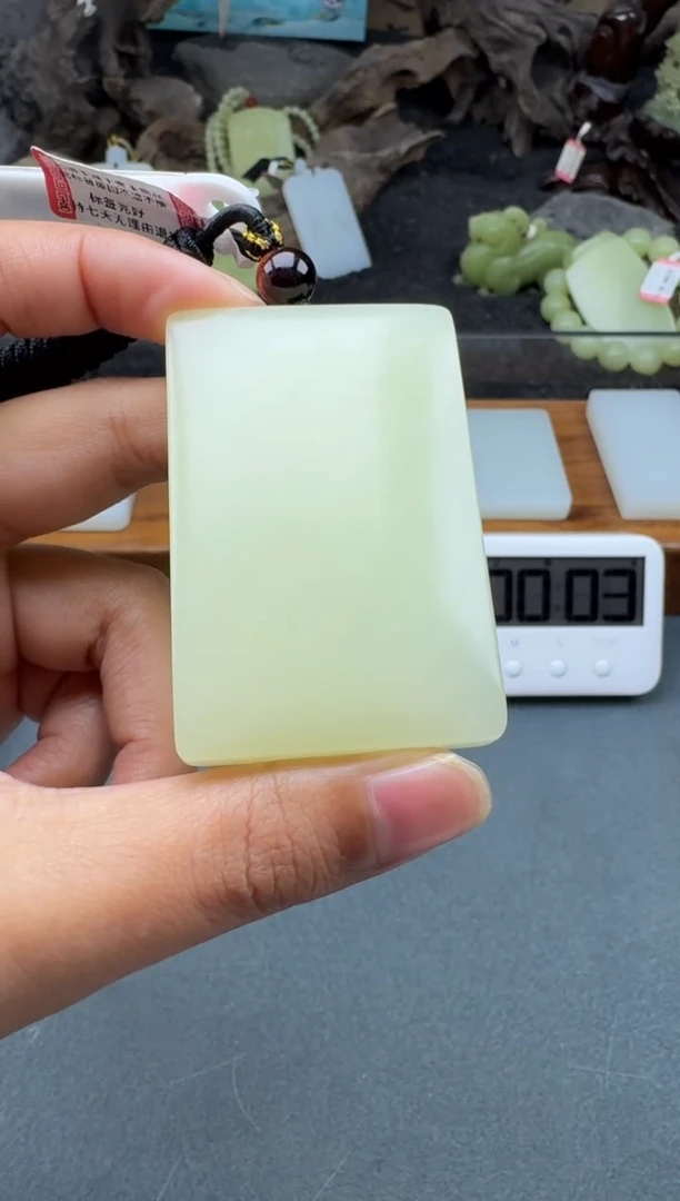 颈饰未镶嵌和田玉1