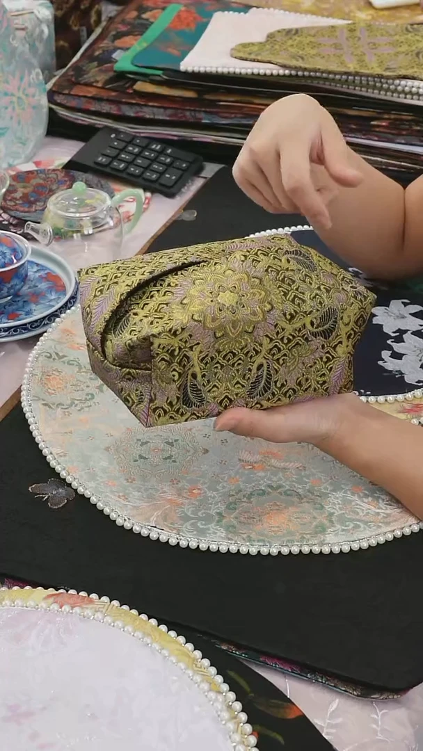 暗金色纸巾包亏米福利