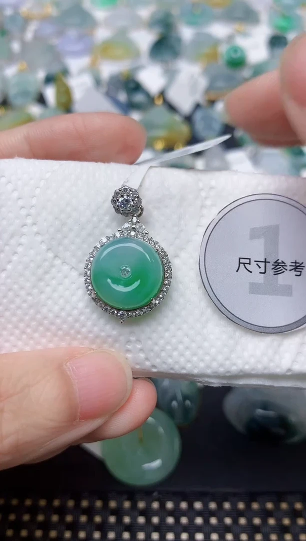 颈饰未镶嵌翡翠天然缅甸A货翡翠