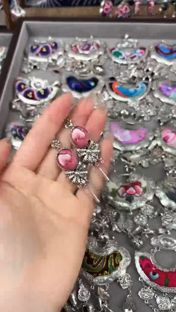 织绣民族风非遗老绣饰品338