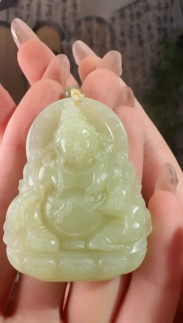 和田玉未镶嵌颈饰财神