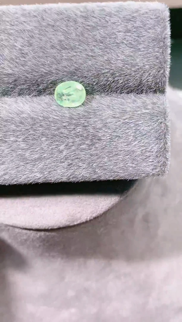 未镶嵌珠宝半成品帕拉依巴碧玺天然微漏底0.99ct