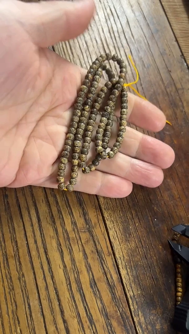 无非金属5x4mm  小金点长串