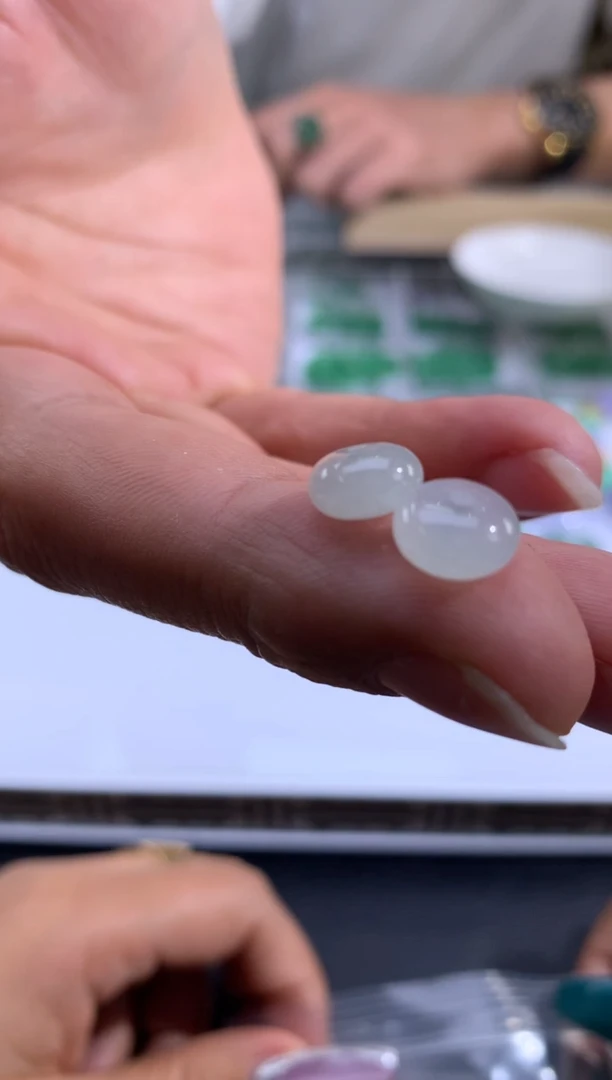 裸石翡翠爱***样翡翠