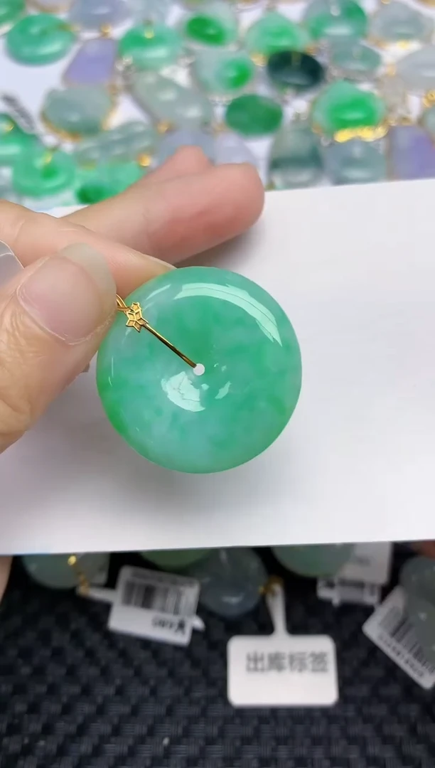 翡翠18K金镶嵌颈饰天然翡翠A货