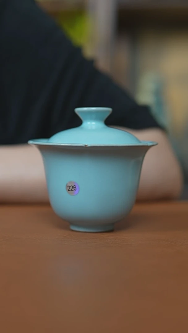 杯仿古宋臻釉两才葵口盖碗大瑕226