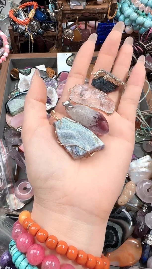 玛瑙/玉髓吊坠(赠链)未镶嵌5646546546