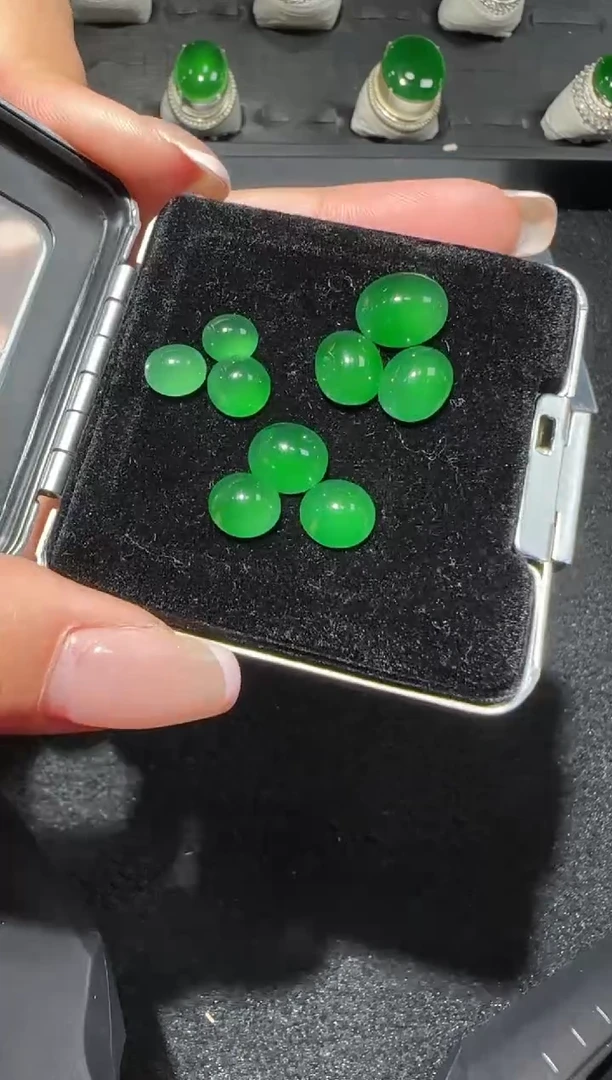 【闪购商品】翡翠裸石多样性发货拍一发九